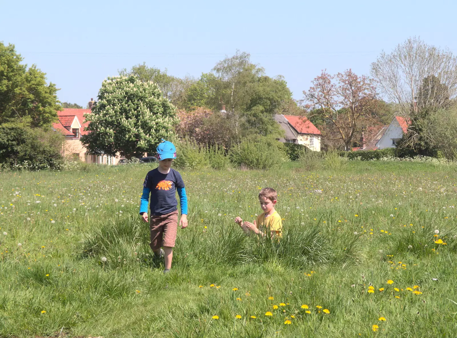 The boys on Mellis common, from A Bike Ride to the Railway Tavern, Mellis, Suffolk - 7th May 2018