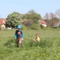 The boys on Mellis common, A Bike Ride to the Railway Tavern, Mellis, Suffolk - 7th May 2018