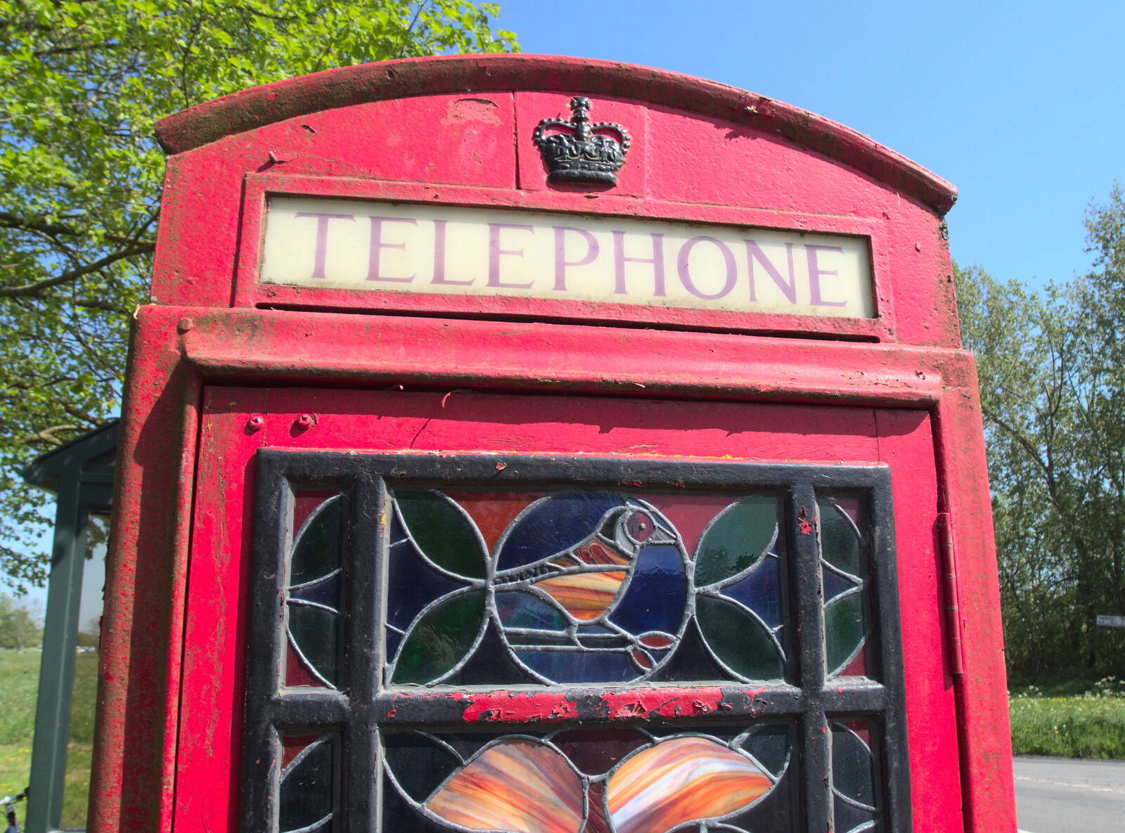 The Mellis K6 phone box from A Bike Ride to the Railway Tavern, Mellis, Suffolk - 7th May 2018