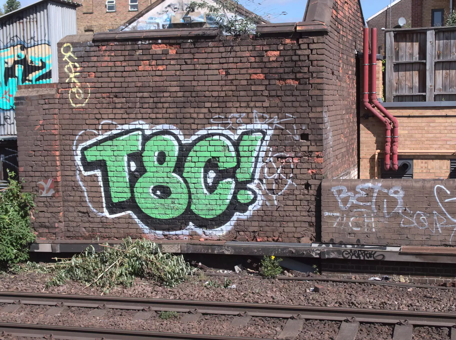 More graffiti from T8C, from A Lunchtime Trip to Peking Seoul, Paddington, London - 9th May 2018