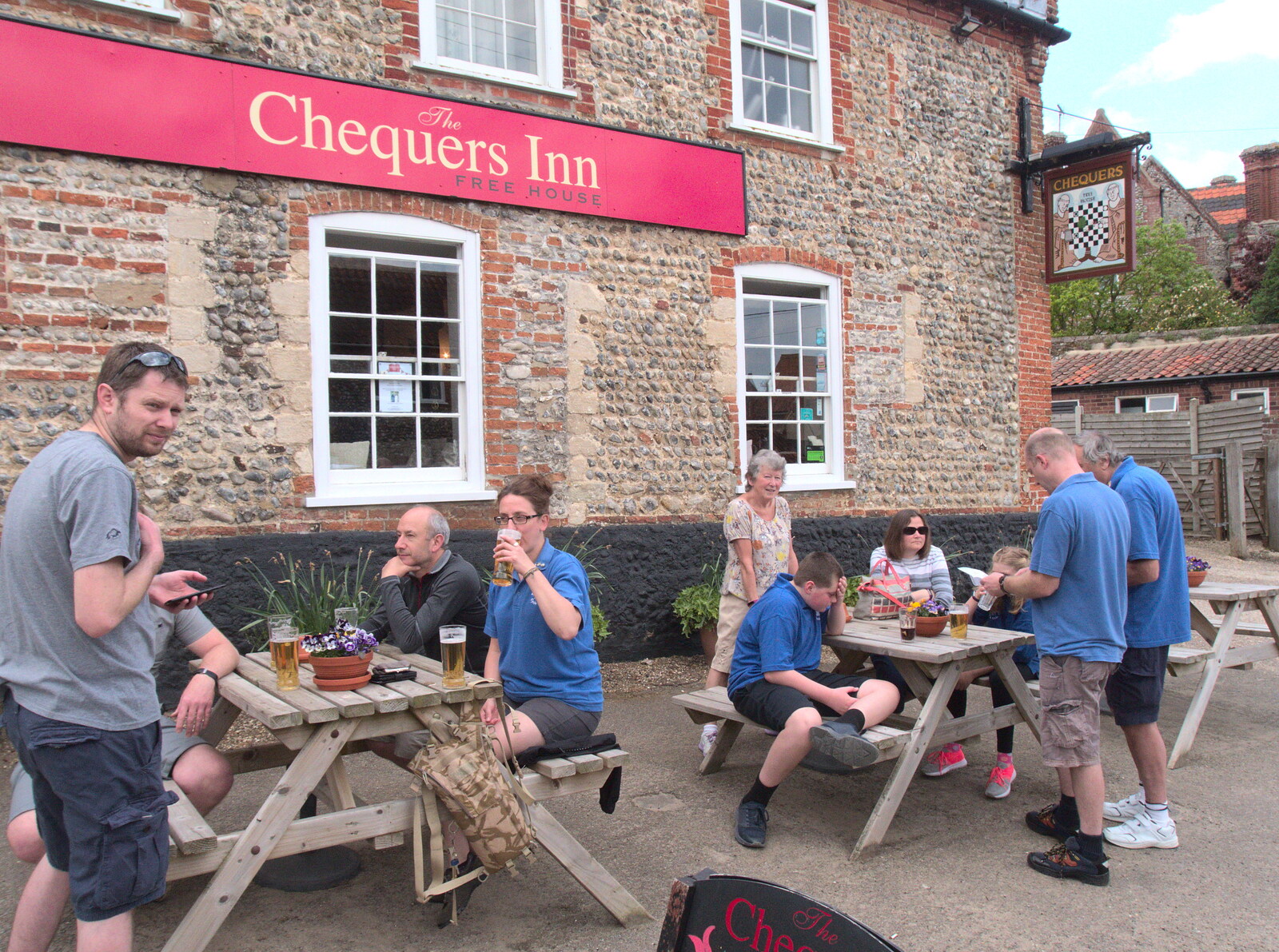 Outside the Chequers Inn for lunch from The BSCC Weekend Away, Holt, Norfolk - 12th May 2018