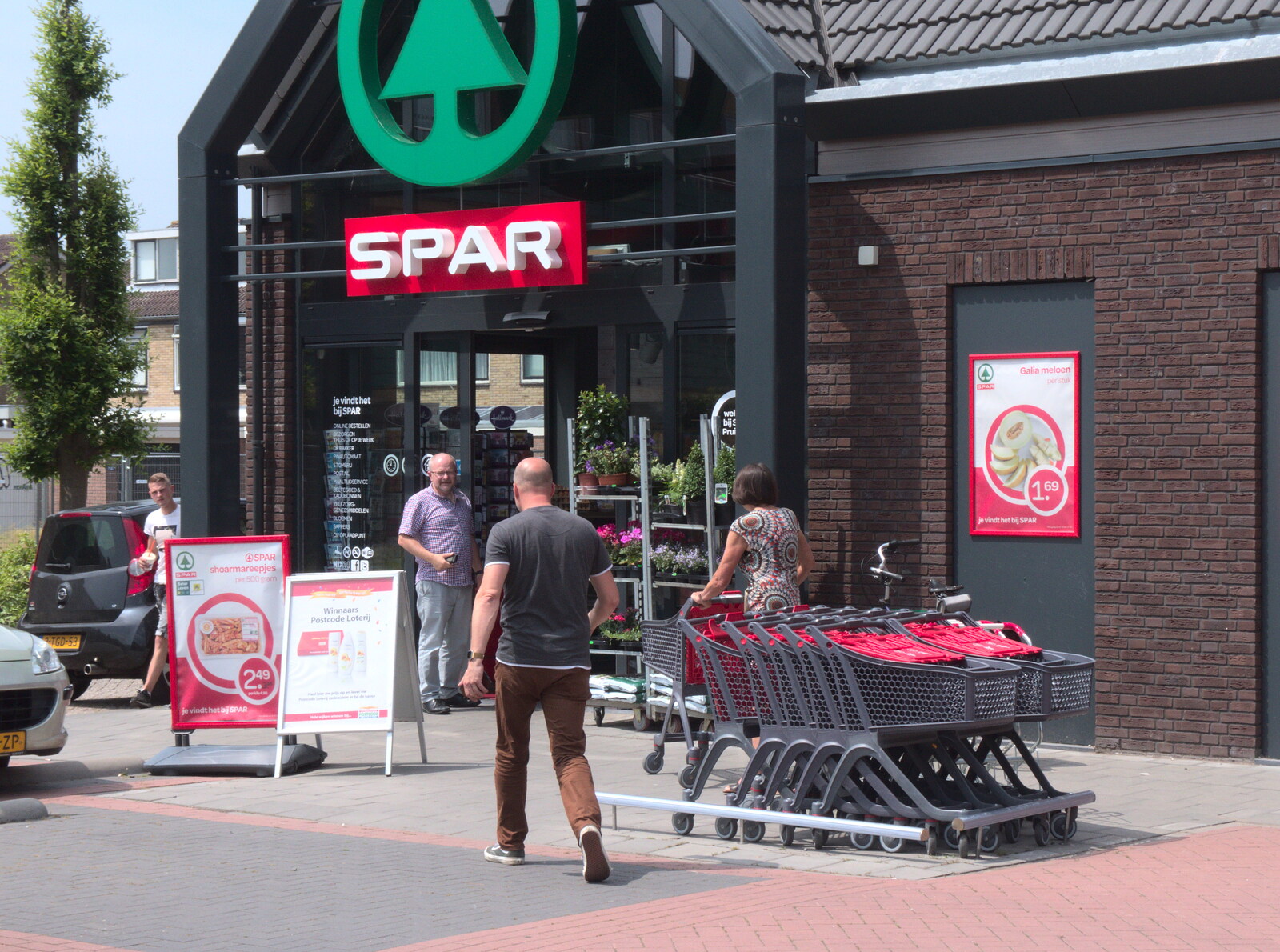 We head off to Spar in Asperen for some supplies from A Postcard From Asperen, Gelderland, Netherlands - 9th June 2018