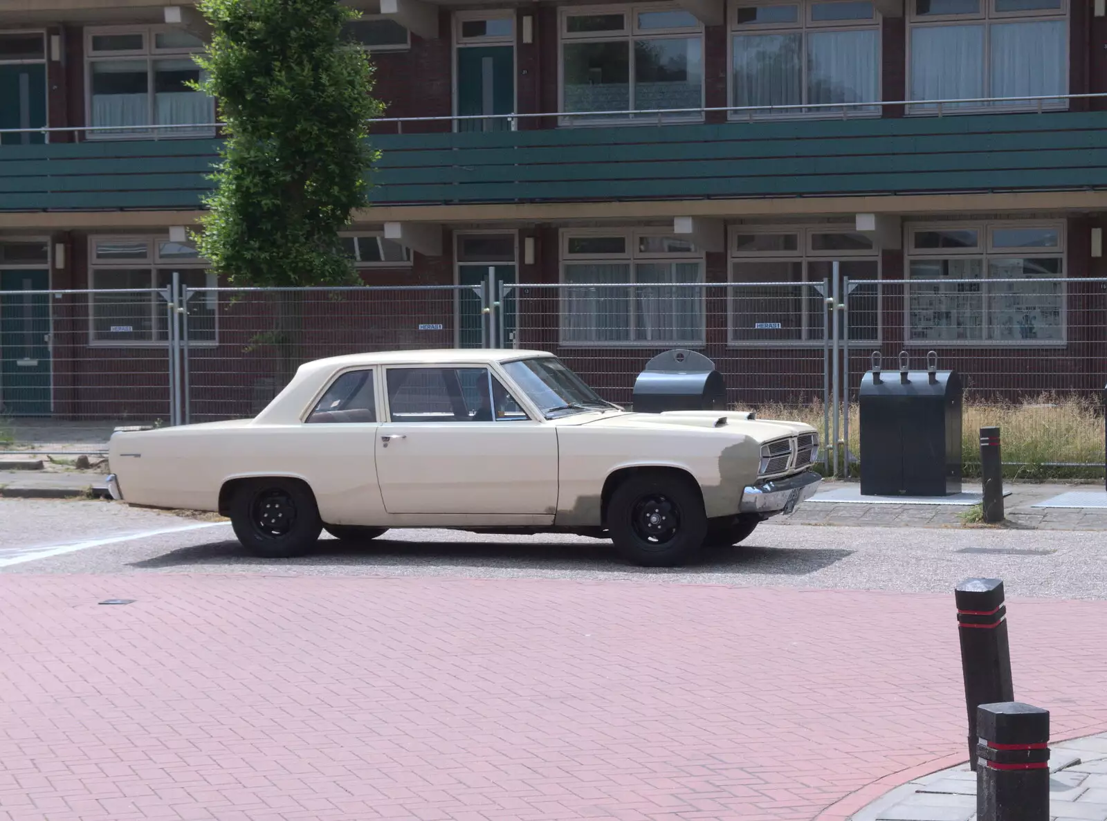 An old car rumbles past, from A Postcard From Asperen, Gelderland, Netherlands - 9th June 2018