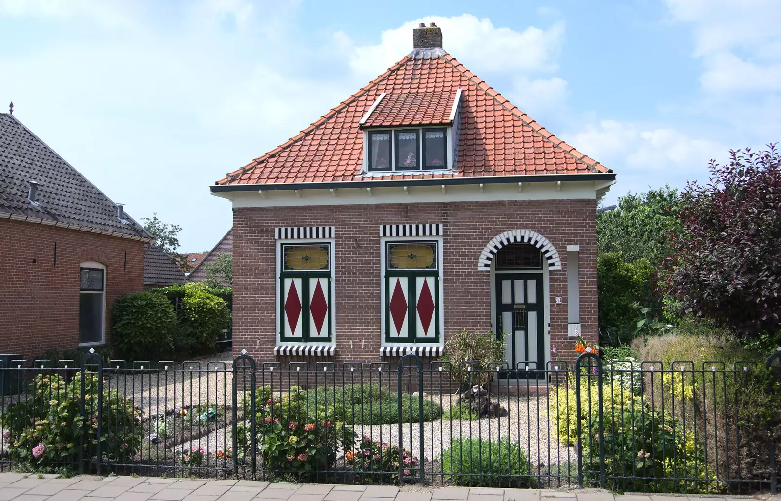 A nice quintessential Dutch house, from A Postcard From Asperen, Gelderland, Netherlands - 9th June 2018