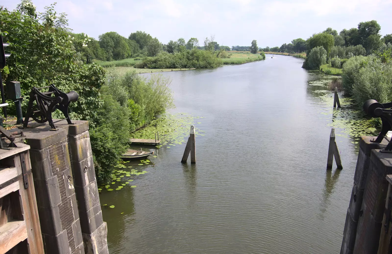 The River Linge, from A Postcard From Asperen, Gelderland, Netherlands - 9th June 2018