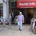 Hamish comes out of the tourist info centre, A Postcard from Utrecht, Nederlands - 10th June 2018