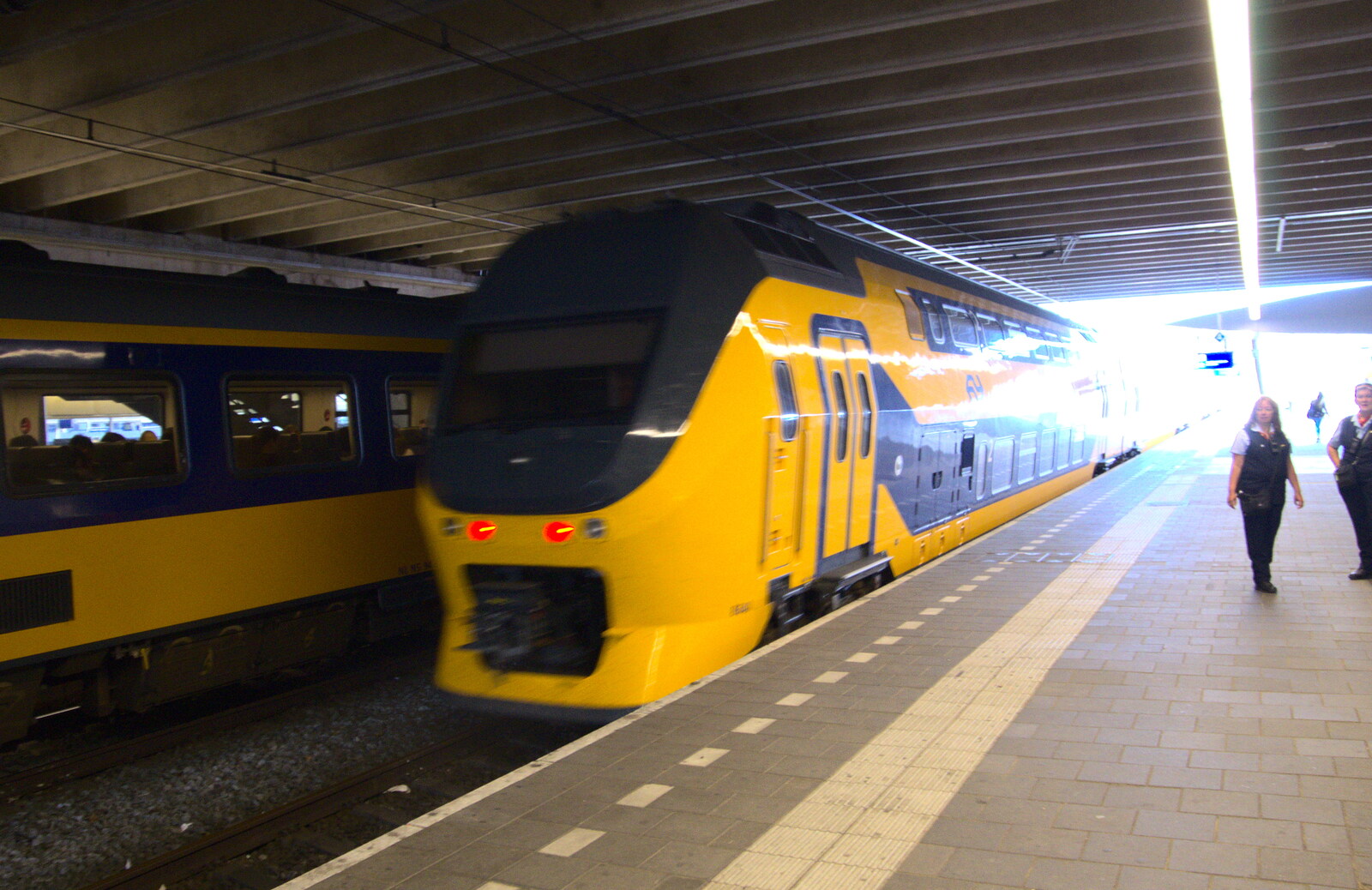 A train comes in from A Postcard from Utrecht, Nederlands - 10th June 2018
