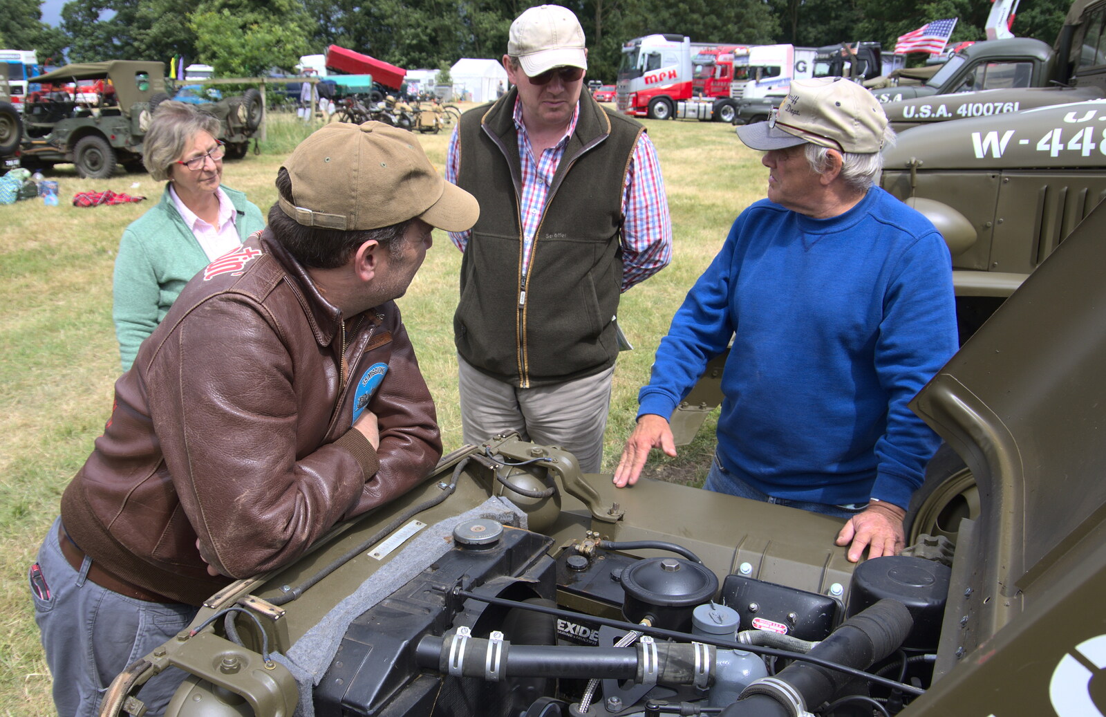 The lads look into an engine bay from The Formerly-Known-As-The-Eye-Show, Palgrave, Suffolk - 17th June 2018