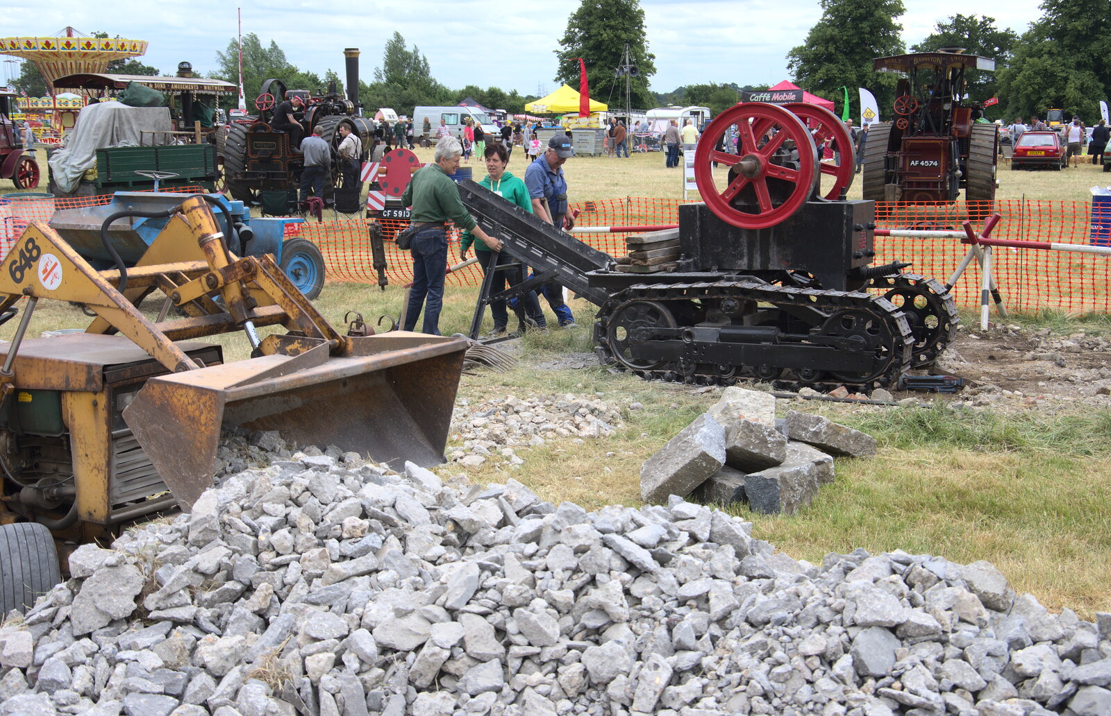 Some kind of vintage stone crusher has broken down from The Formerly-Known-As-The-Eye-Show, Palgrave, Suffolk - 17th June 2018