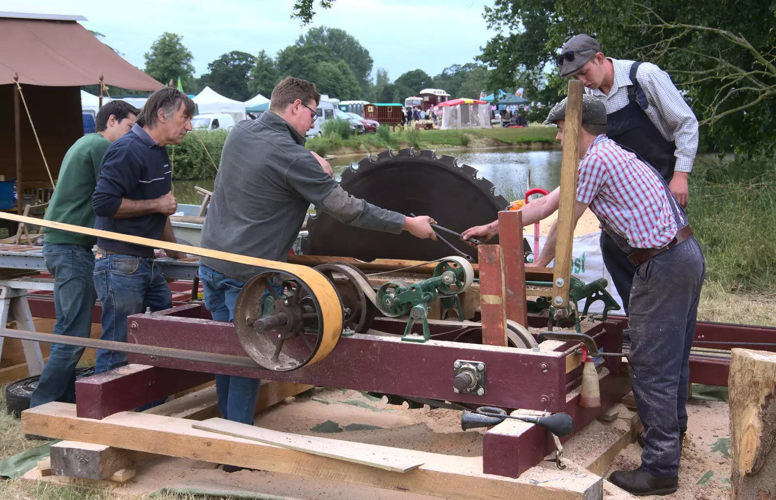 Adjustments are made to the saw, from The Formerly-Known-As-The-Eye-Show, Palgrave, Suffolk - 17th June 2018