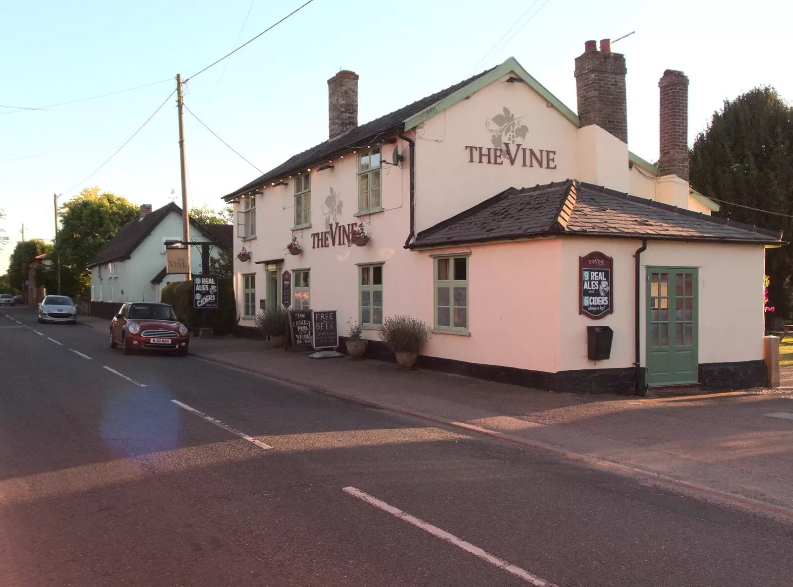 The Vine pub at Hopton, from The BSCC at the Hopton Vine, and Eye Randomness, Suffolk - 23rd June 2018