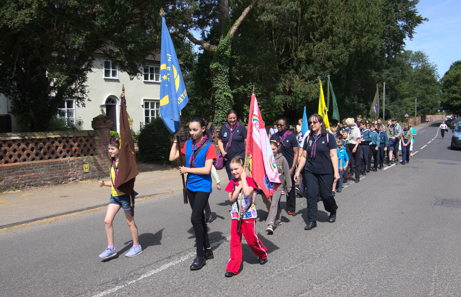 The Scout/Guides posse march up Lambseth Street from The Mayor Making Parade, Eye, Suffolk - 24th June 2018