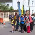 The Guides and Scouts pause, The Mayor Making Parade, Eye, Suffolk - 24th June 2018