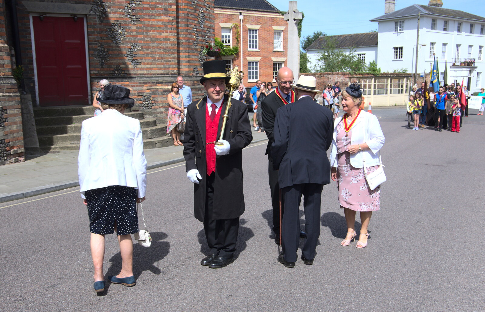The Sejgeant at Mace has the Mayoral mace from The Mayor Making Parade, Eye, Suffolk - 24th June 2018
