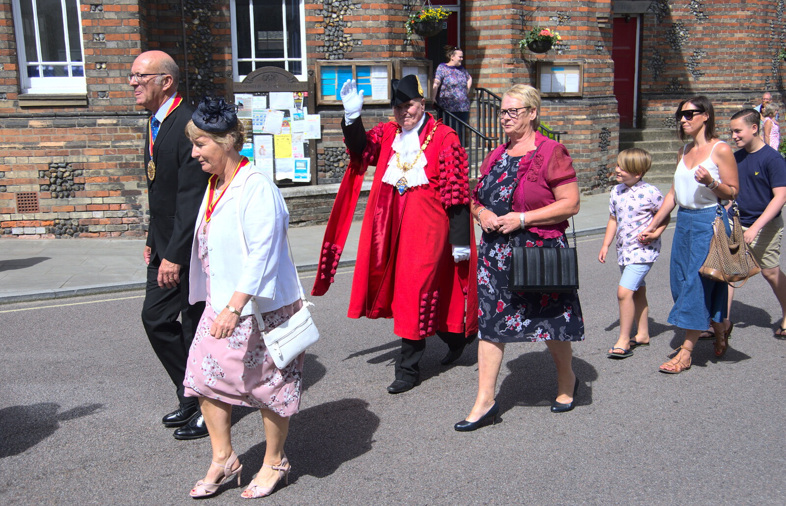 The new mayor waves from The Mayor Making Parade, Eye, Suffolk - 24th June 2018