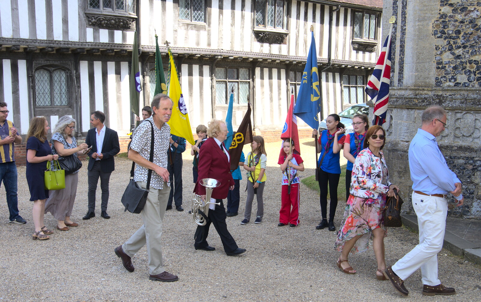 Merlin, a former mayor of Eye, strides past from The Mayor Making Parade, Eye, Suffolk - 24th June 2018