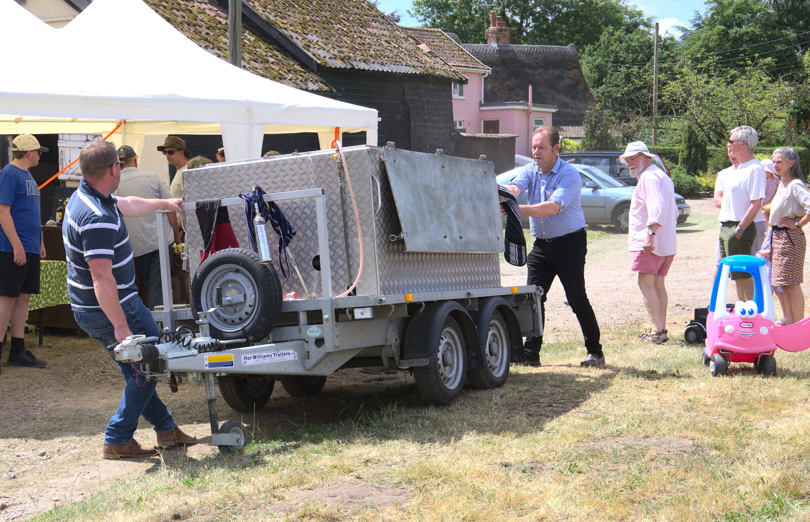 The Hog trailer arrives from A Village Hog Roast, Little Green, Thrandeston, Suffolk - 24th June 2018