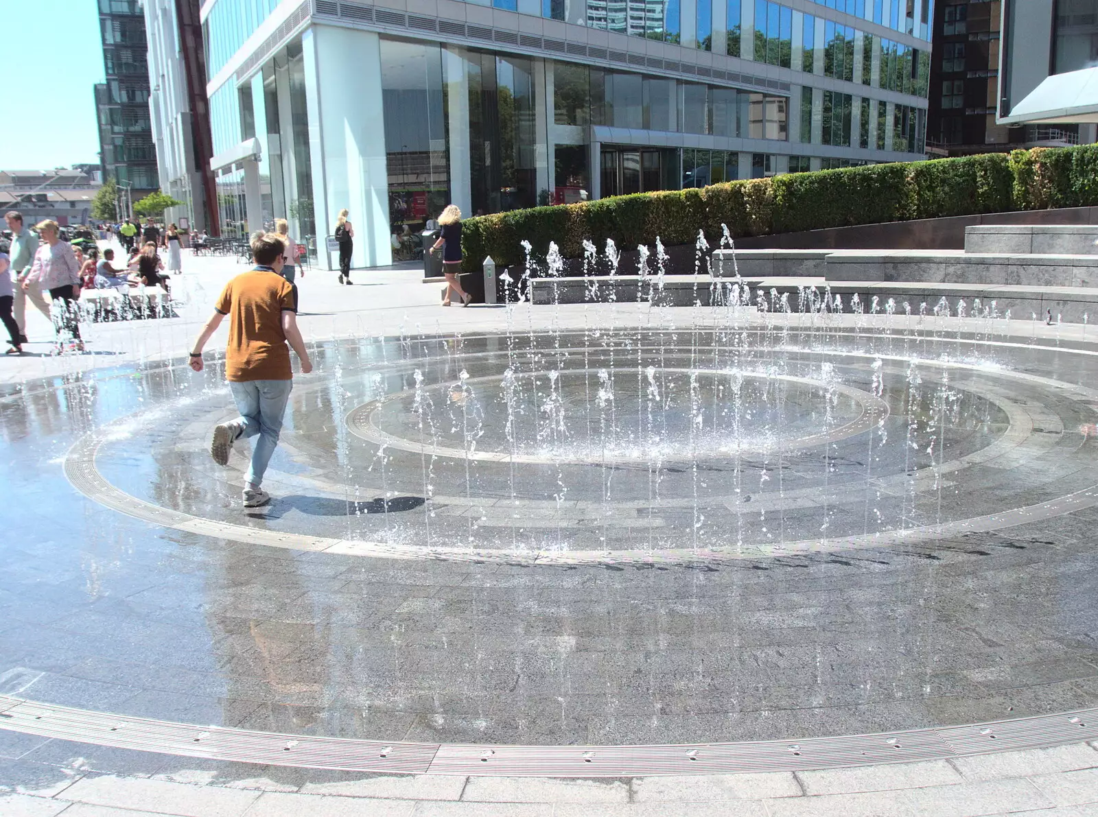 Jess runs through the fountain, from A SwiftKey Lunch, Porchester Place,  Edgware Road, London - 27th June 2018