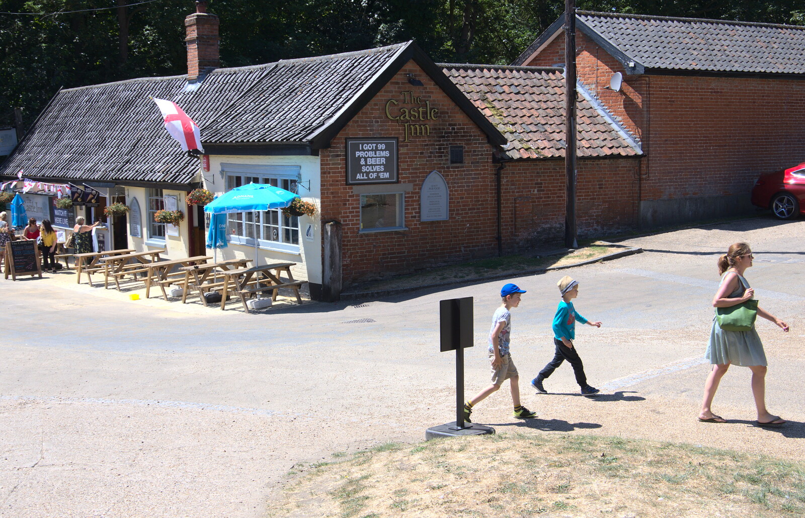 We head off past the Castle Inn pub from A Postcard from the Castle on the Hill, Framlingham, Suffolk - 14th July 2018