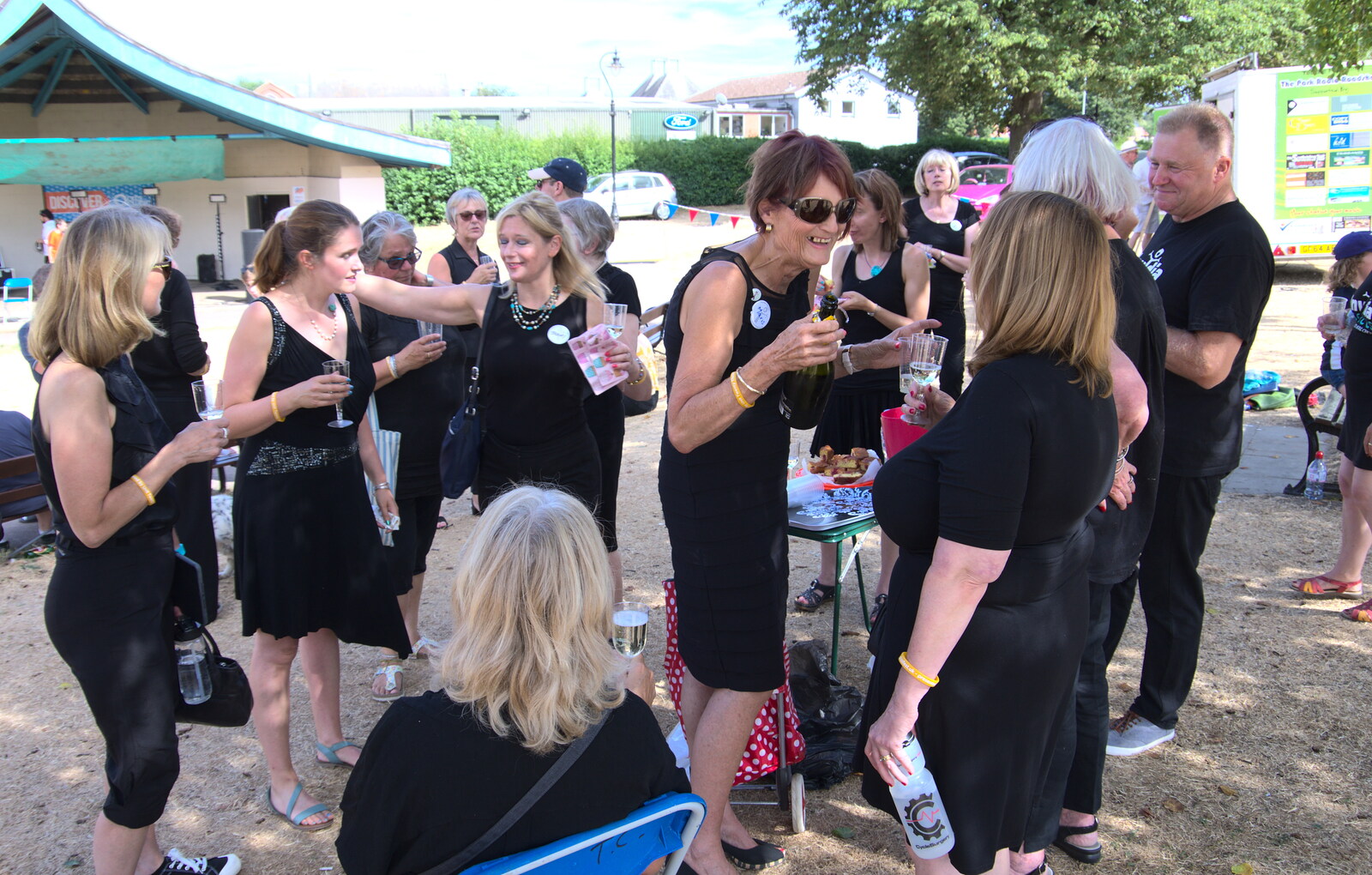 Some prosecco is handed out from Diss Fest, The Park, Diss, Norfolk - 22nd July 2018