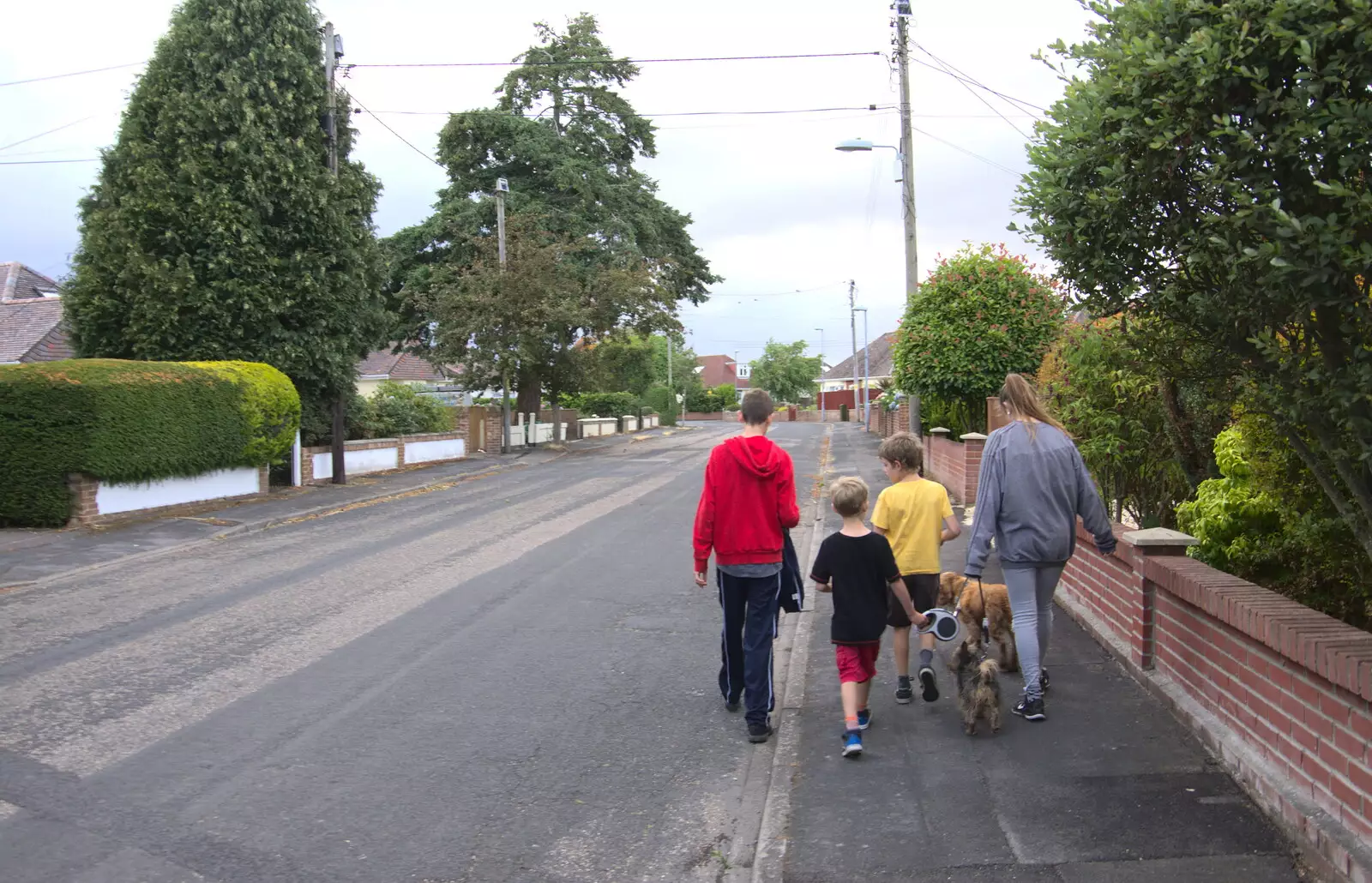 We walk back through the mean streets of Walkford, from Blustery Beach Trips, Walkford and Highcliffe, Dorset - 29th July 2018