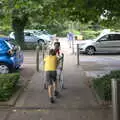 Fred pushes the trolley around, Blustery Beach Trips, Walkford and Highcliffe, Dorset - 29th July 2018