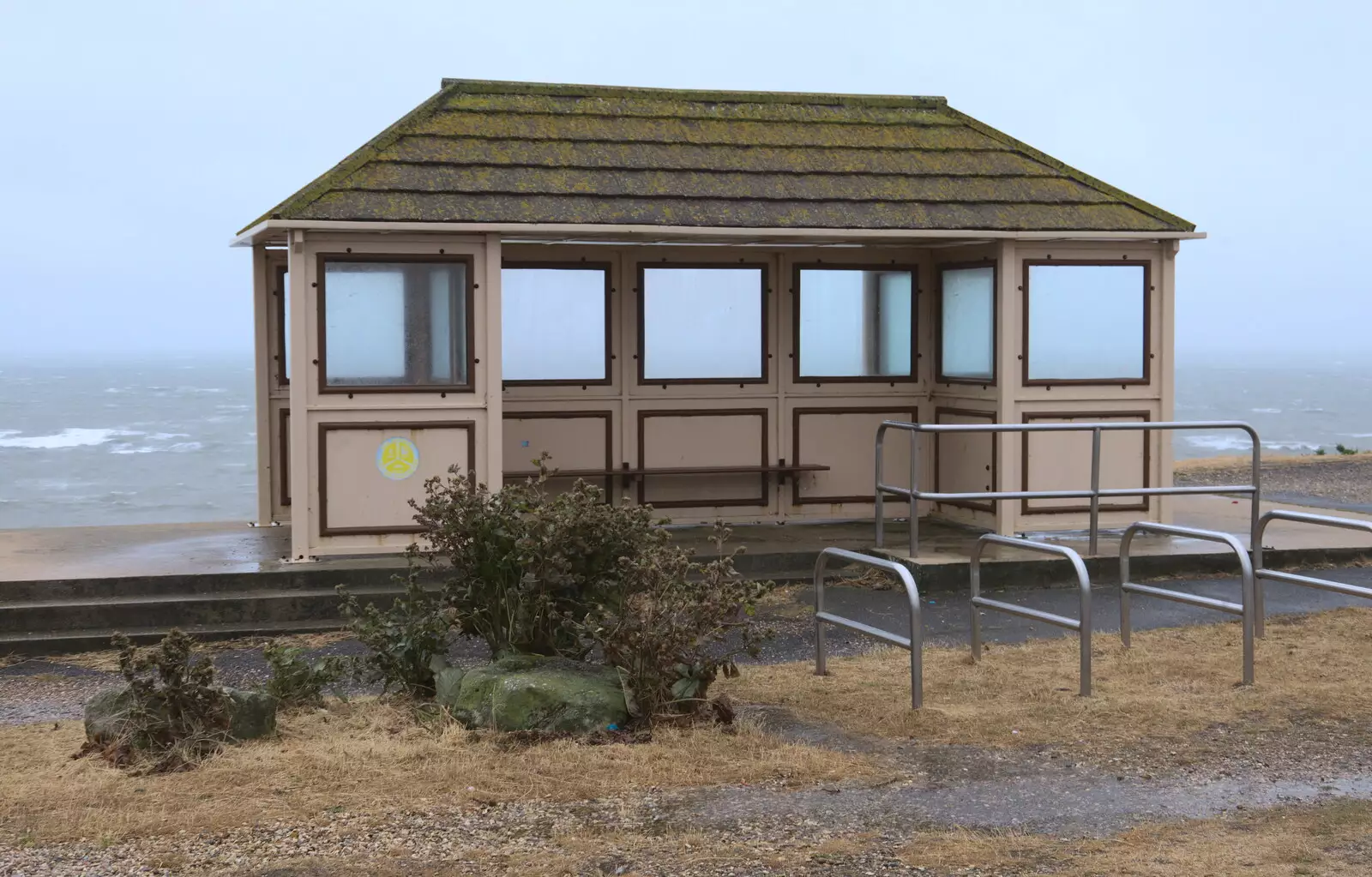 A wind-battered cliff top shelter, from Blustery Beach Trips, Walkford and Highcliffe, Dorset - 29th July 2018