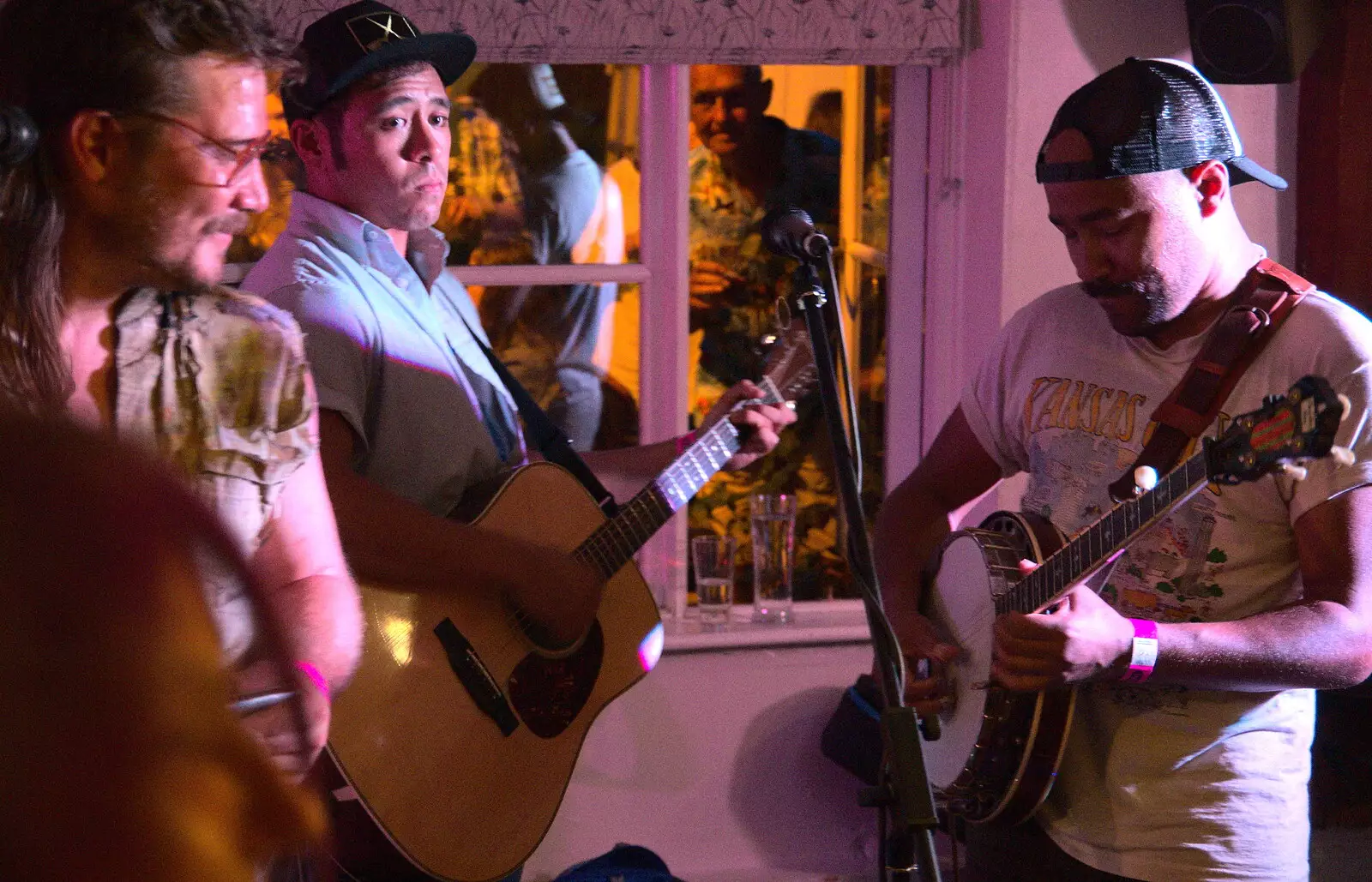 Jeff Hortillosa on guitar, from The Whiskey Shivers at The Crown, Burston, Norfolk - 1st August 2018