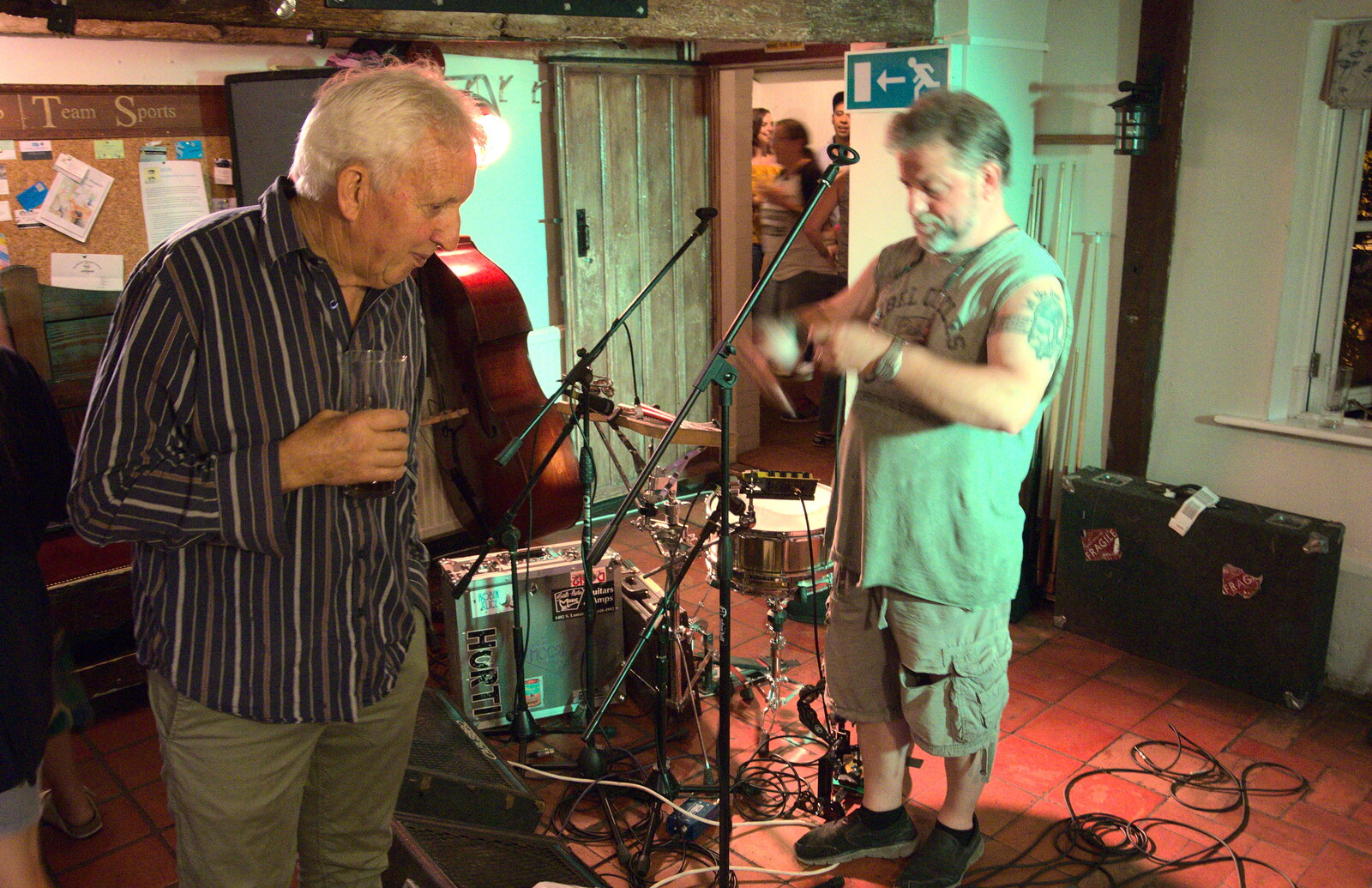 Billy Fleming starts the packing down from The Whiskey Shivers at The Crown, Burston, Norfolk - 1st August 2018