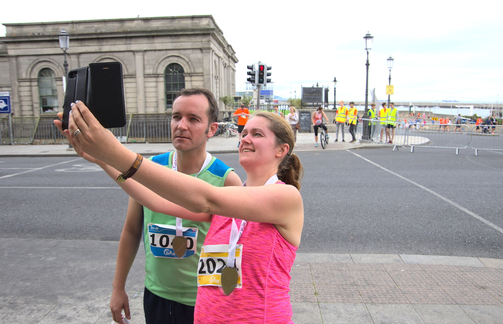 Isobel does a selfie with Jamie from The Dún Laoghaire 10k Run, County Dublin, Ireland - 6th August 2018