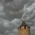End-of-the-world clouds gather over the Château , A Trip to Carcassonne, Aude, France - 8th August 2018