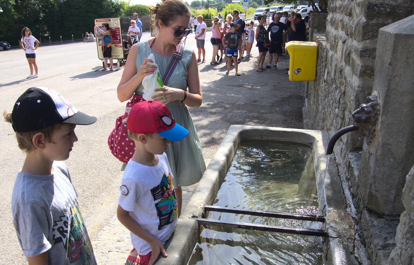 We fill up water bottles from A Trip to Carcassonne, Aude, France - 8th August 2018