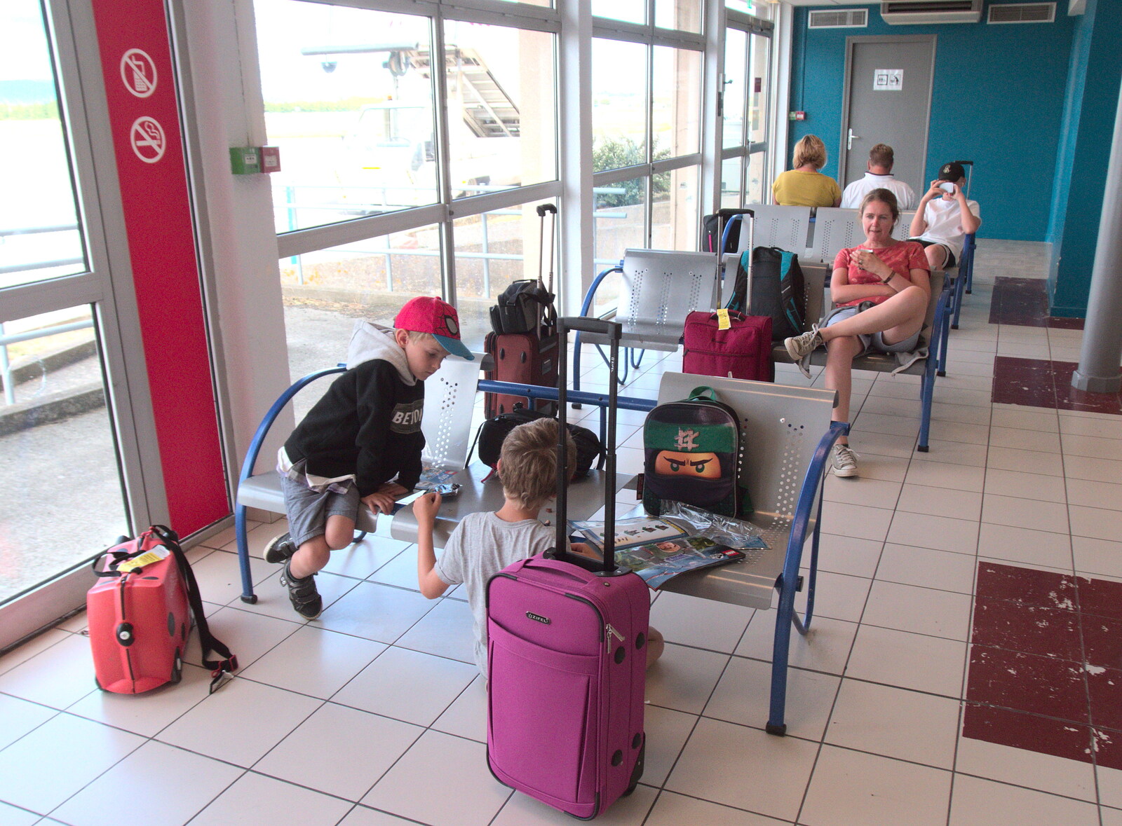 Waiting for our plane to land from The Château Comtal, Lastours and the Journey Home, Carcassonne, Aude, France - 14th August 2018