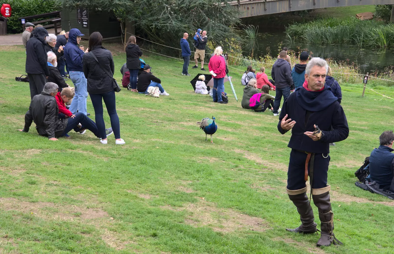 The dude narrates the story of the trebuchet, from A Day at Warwick Castle, Warwickshire - 8th September 2018