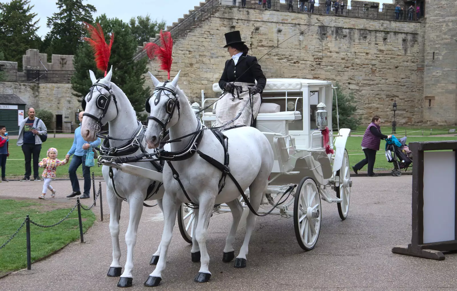 The coach driver skillfully reverses the coach, from A Day at Warwick Castle, Warwickshire - 8th September 2018