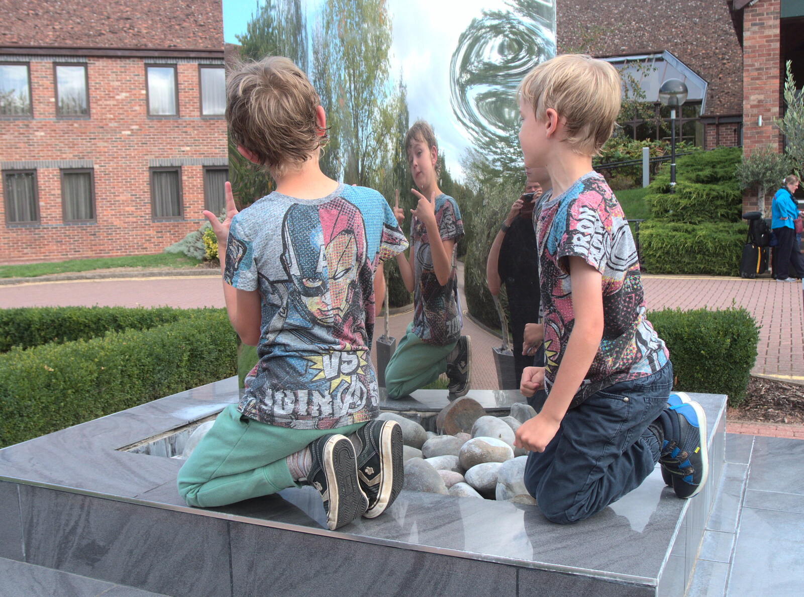 The boys mess around with the mirror-sculpture  from A Postcard from Stratford-upon-Avon, Warwickshire - 9th September 2018