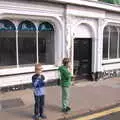 Harry and Fred outside an abandoned BHS, A Postcard from Stratford-upon-Avon, Warwickshire - 9th September 2018