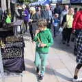 Fred roams the market, A Postcard from Stratford-upon-Avon, Warwickshire - 9th September 2018