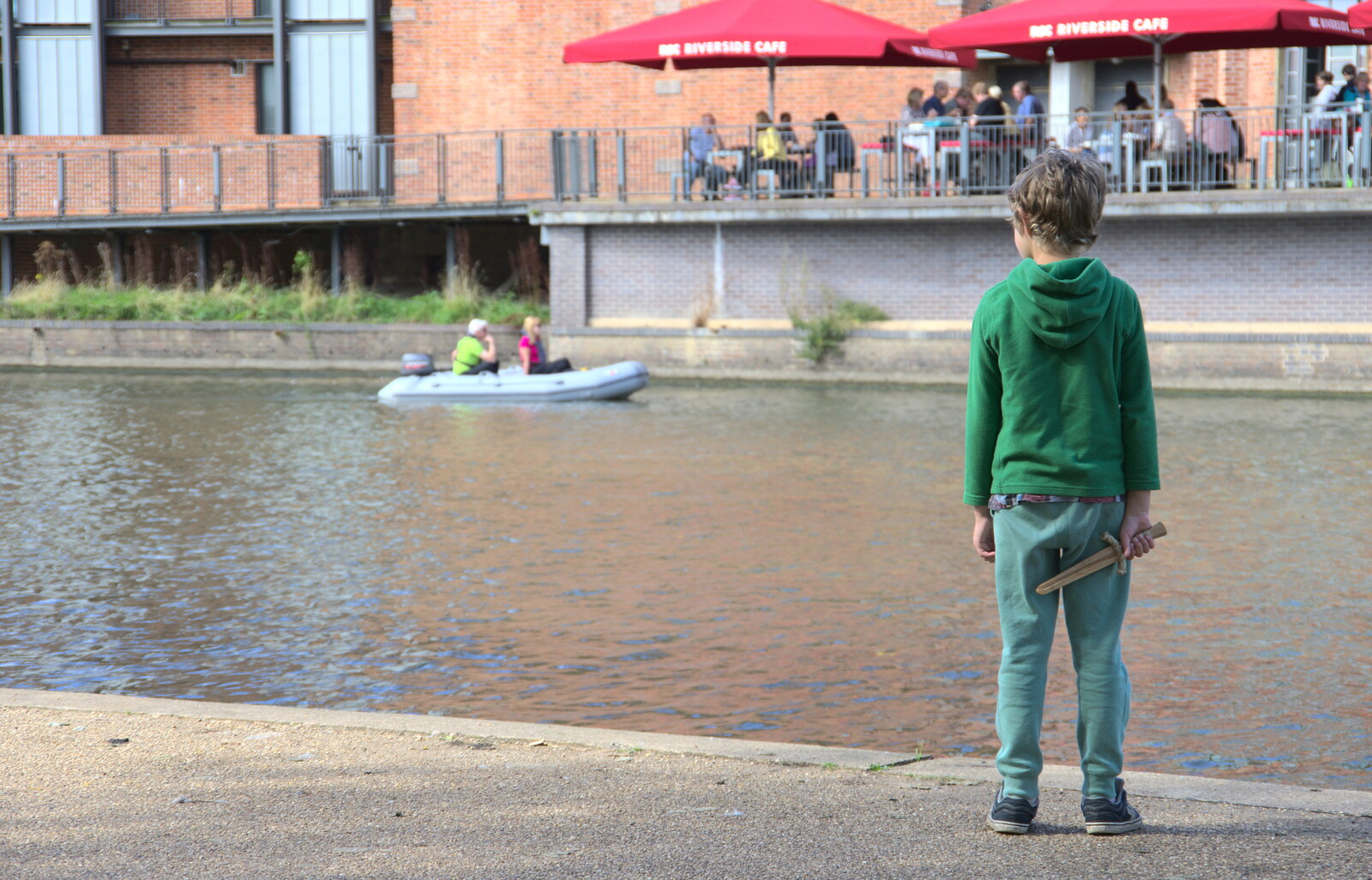 Fred warches the river, dagger in hand from A Postcard from Stratford-upon-Avon, Warwickshire - 9th September 2018