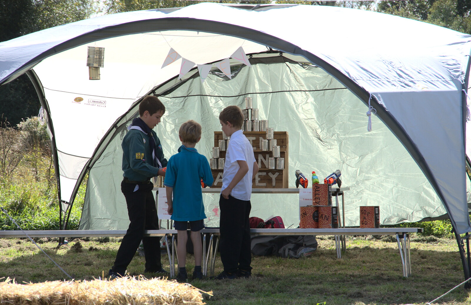 Gislingham Silver Band and the Duck Race, The Pennings, Eye, Suffolk - 29th September 2018: Harry and Fred in the Scout's tent