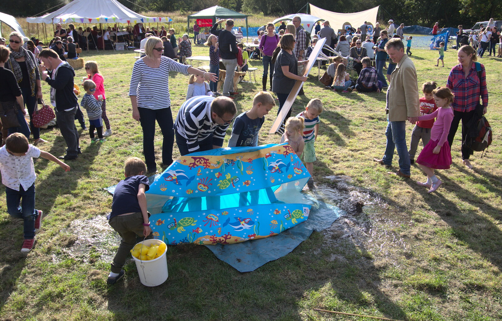 A paddling pool is tipped out from Gislingham Silver Band and the Duck Race, The Pennings, Eye, Suffolk - 29th September 2018