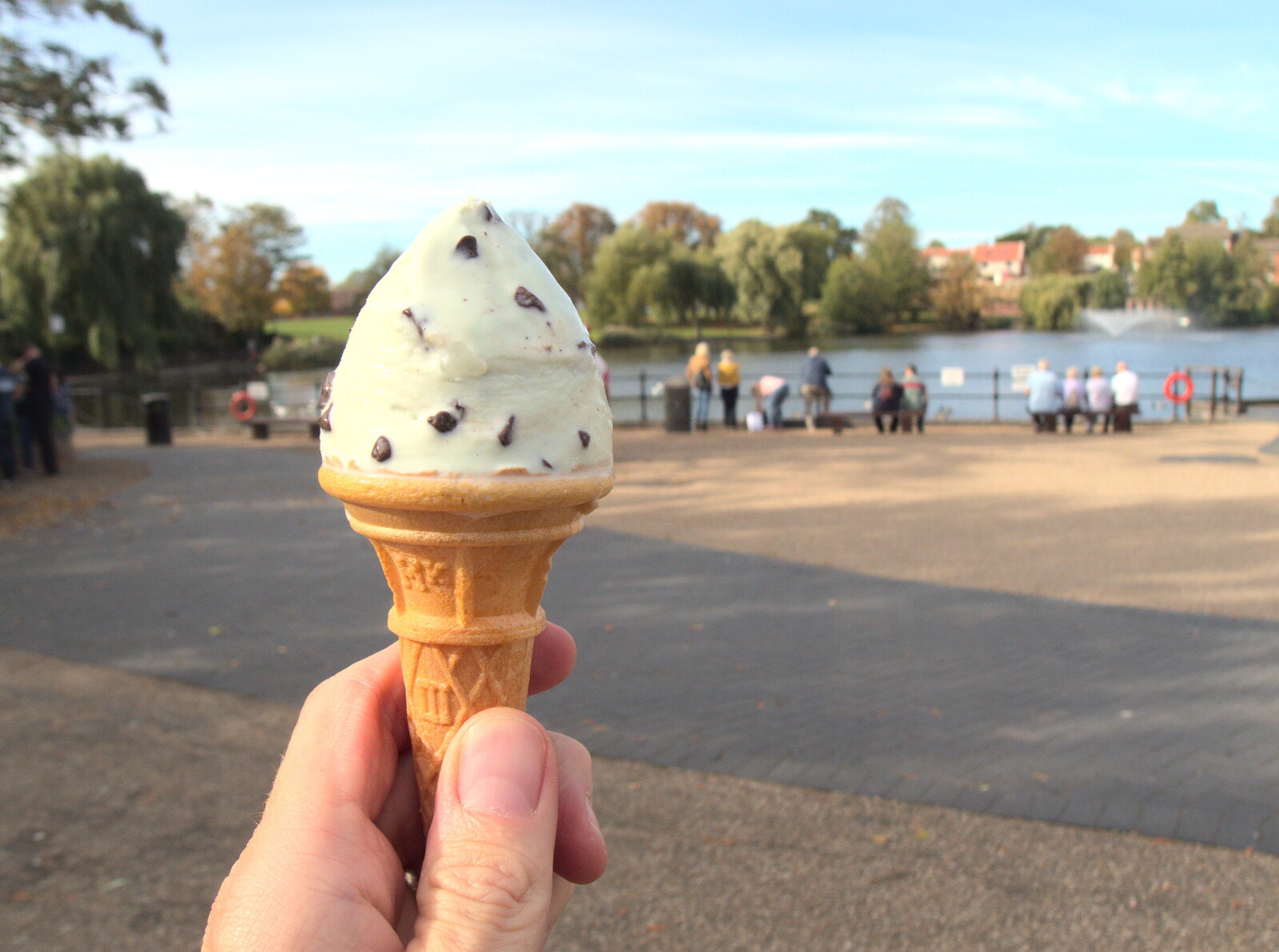 It's so warm, it's actually ice-cream weather from Harry's Investiture and Lachie Leaves, Suffolk and London - 17th October 2018