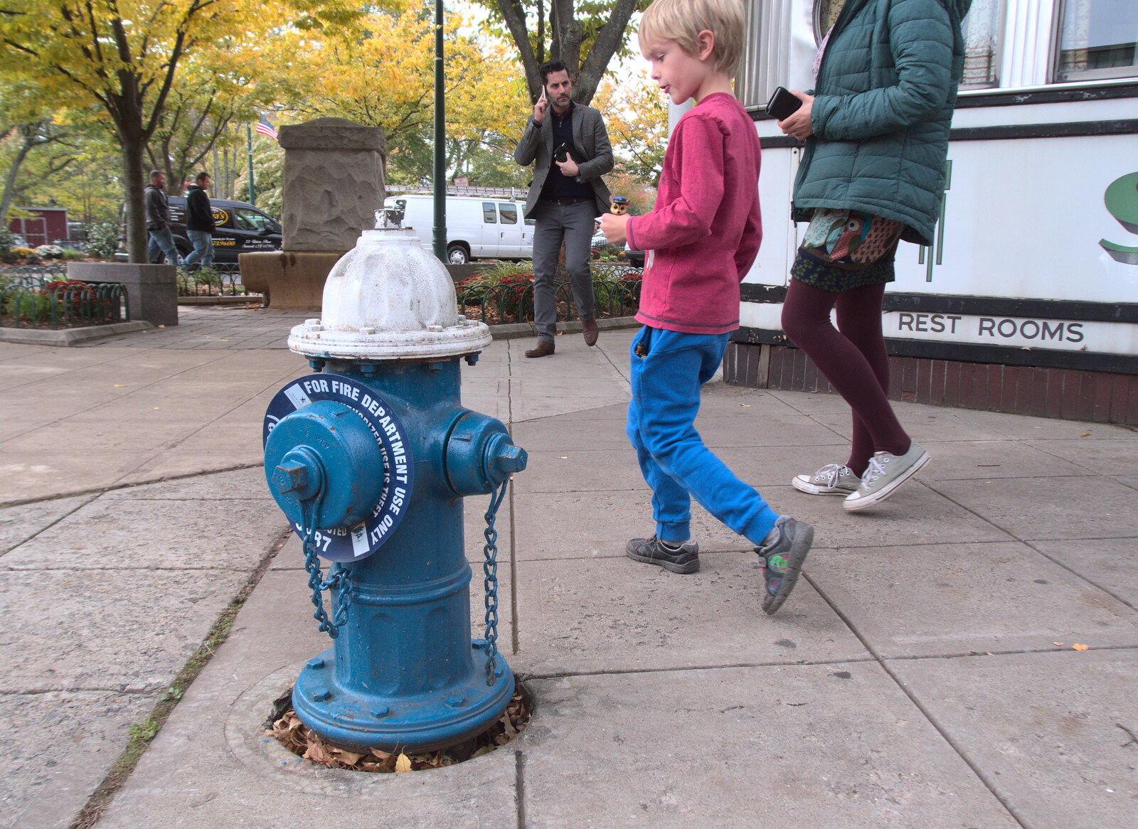 Harry wanders past a fire hydrant from Times Square, USS Intrepid and the High Line, Manhattan, New York - 25th October 2018