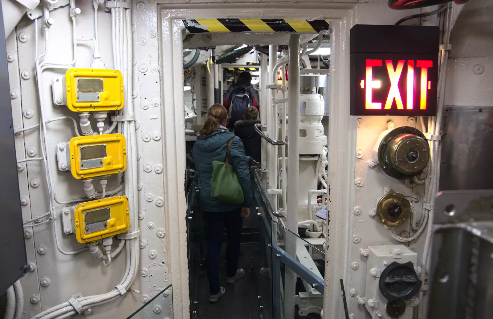 Isobel heads off through the sub, from Times Square, USS Intrepid and the High Line, Manhattan, New York - 25th October 2018