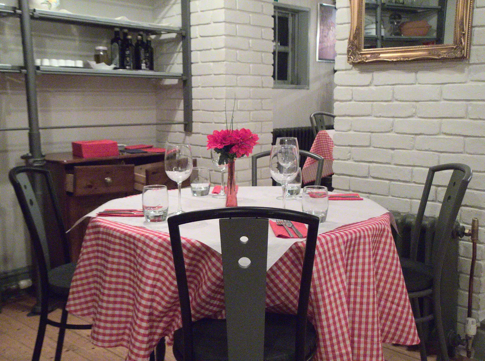 Italian restaurant table in Diss, from Apples and Fireworks, Carleton Rode and Palgrave, Suffolk - 4th November 2018