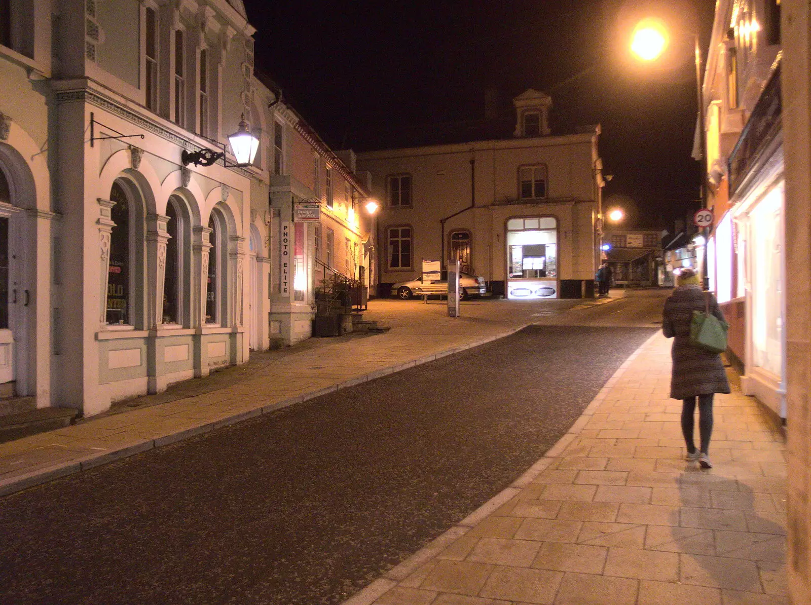 Isobel walks up Market Hill in Diss, from Apples and Fireworks, Carleton Rode and Palgrave, Suffolk - 4th November 2018