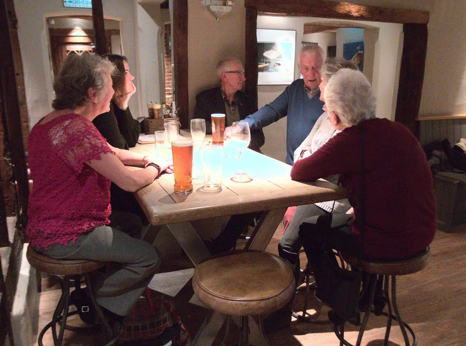 The Saga table, plus Claire, from Suey Leaves Aspall, The Oaksmere, Brome, Suffolk - 16th November 2018