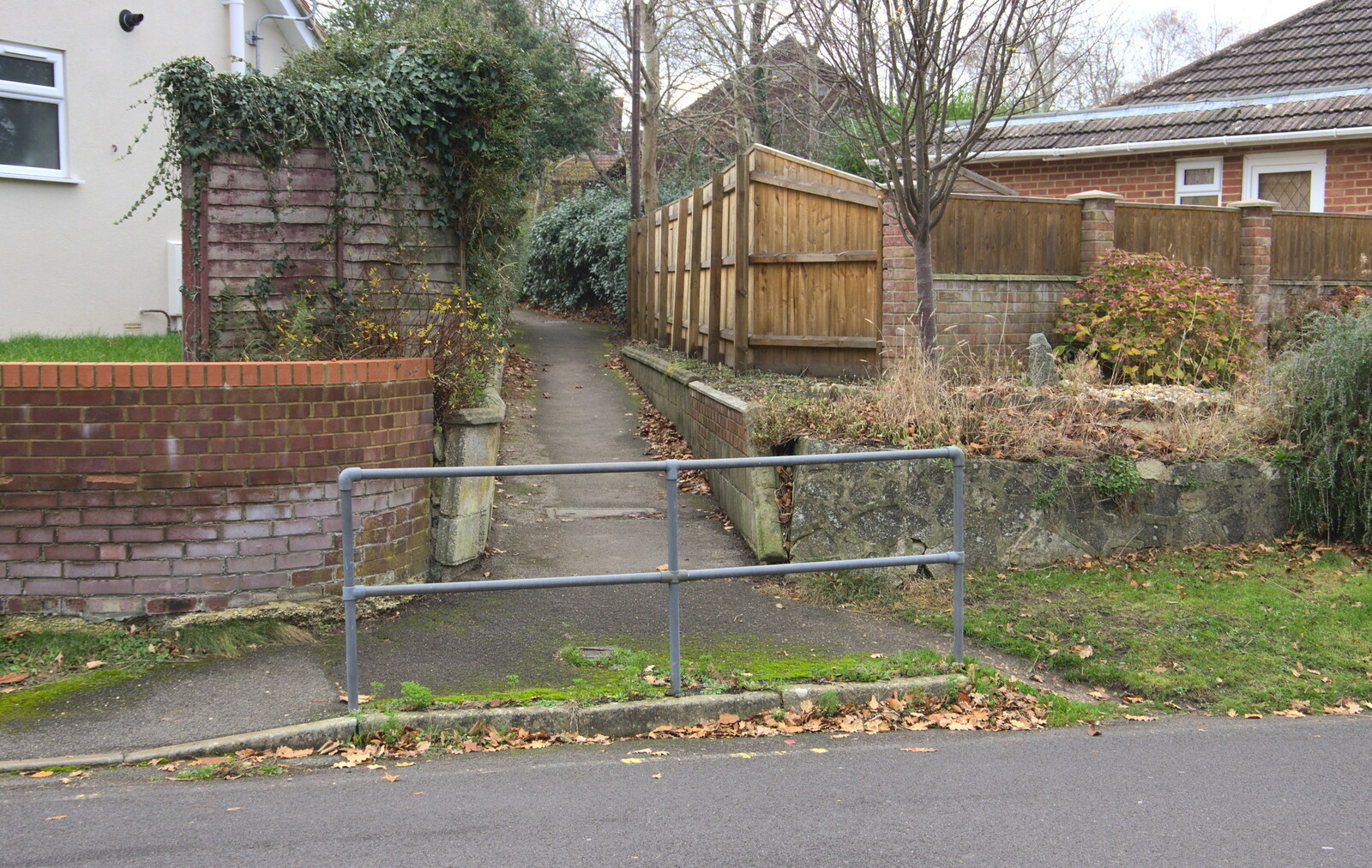 A barrier in front of a footpath from Thanksgiving in Highcliffe, Dorset - 23rd November 2018