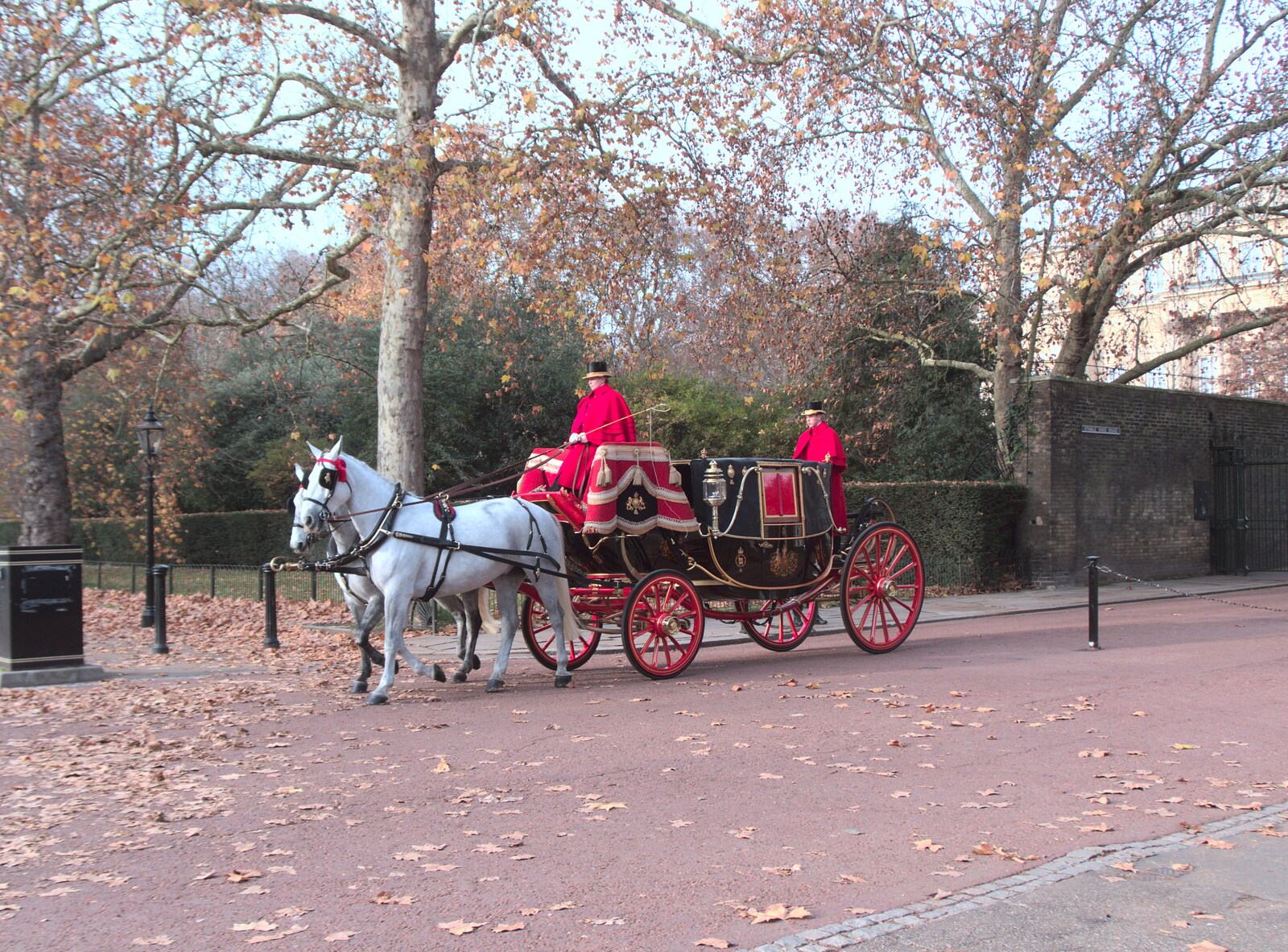 There's a fancy royal coach at St James' Palace from Little Venice and the BSCC Christmas Dinner, London and Norfolk - 1st December 2018
