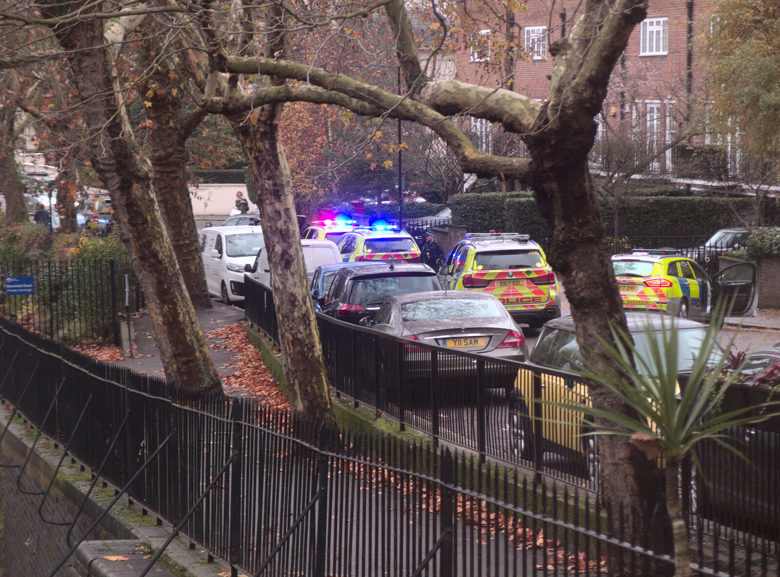 There's a high-speed armed swoop on Blomfield Road from Little Venice and the BSCC Christmas Dinner, London and Norfolk - 1st December 2018